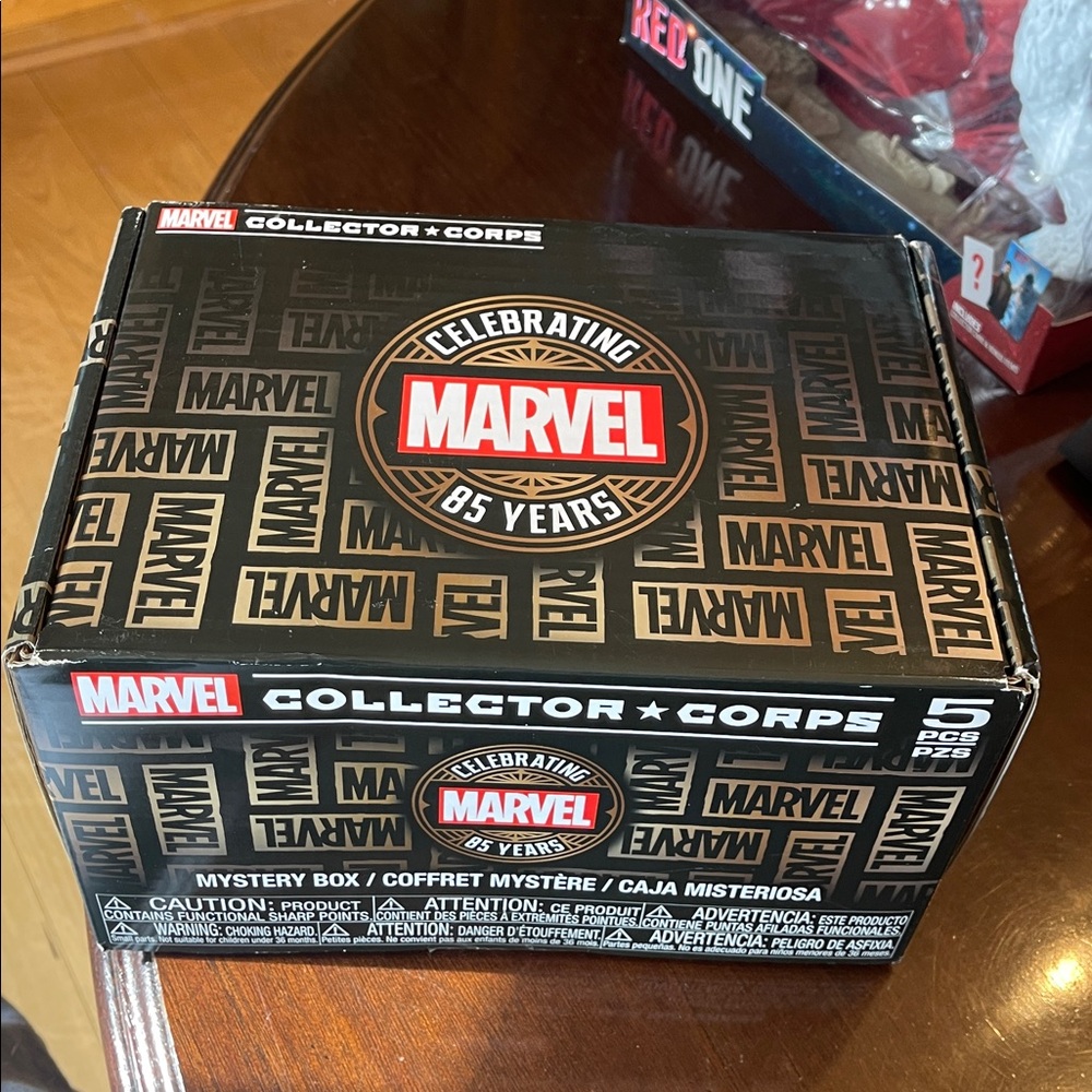 Funko Marvel Collector Corp Subscription Box: Marvel’s 85th Anniversary XL nwt - Picture 3 of 10